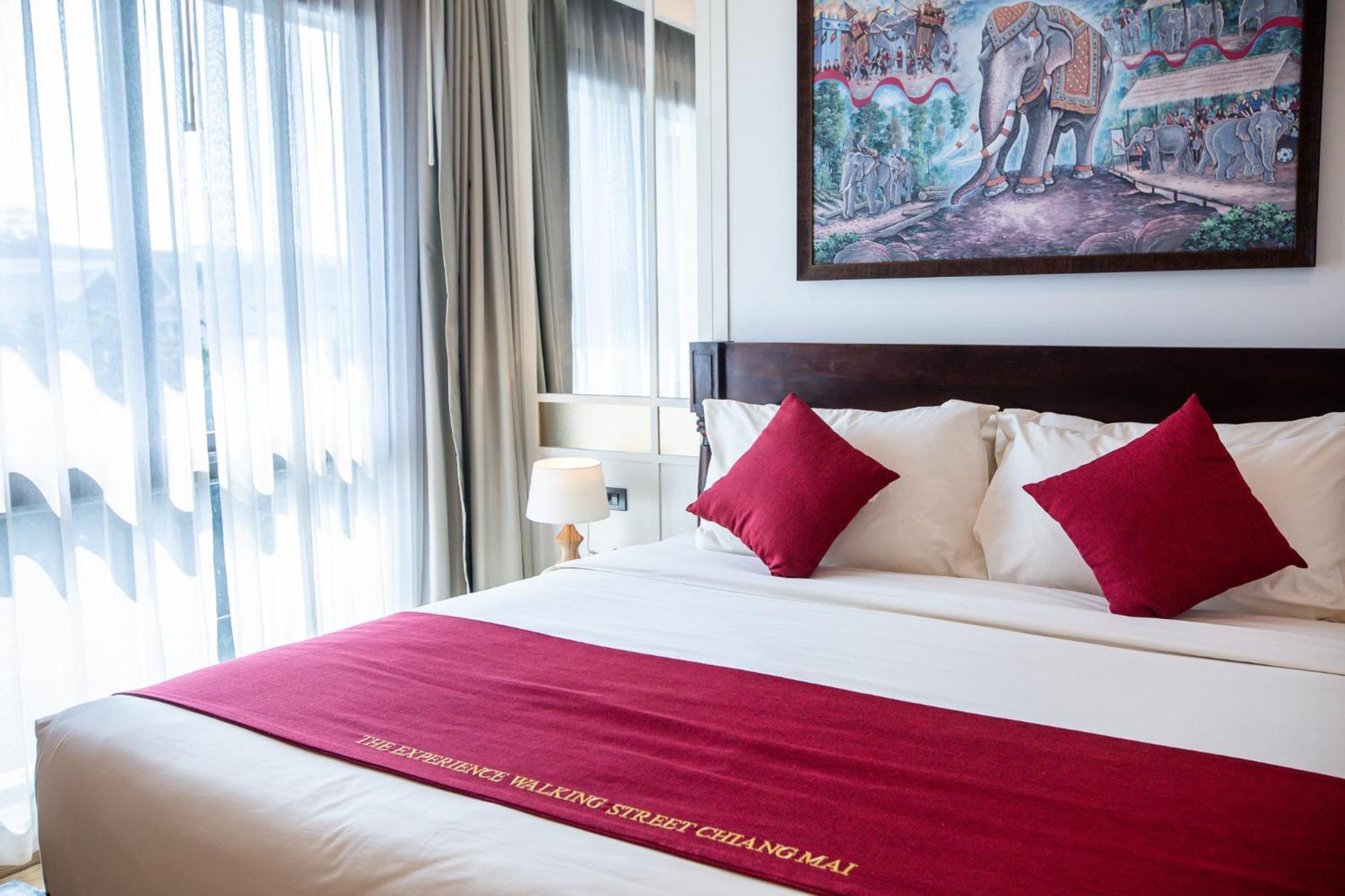 Hotel The Experience Walking Street Chiang Mai Esterno foto