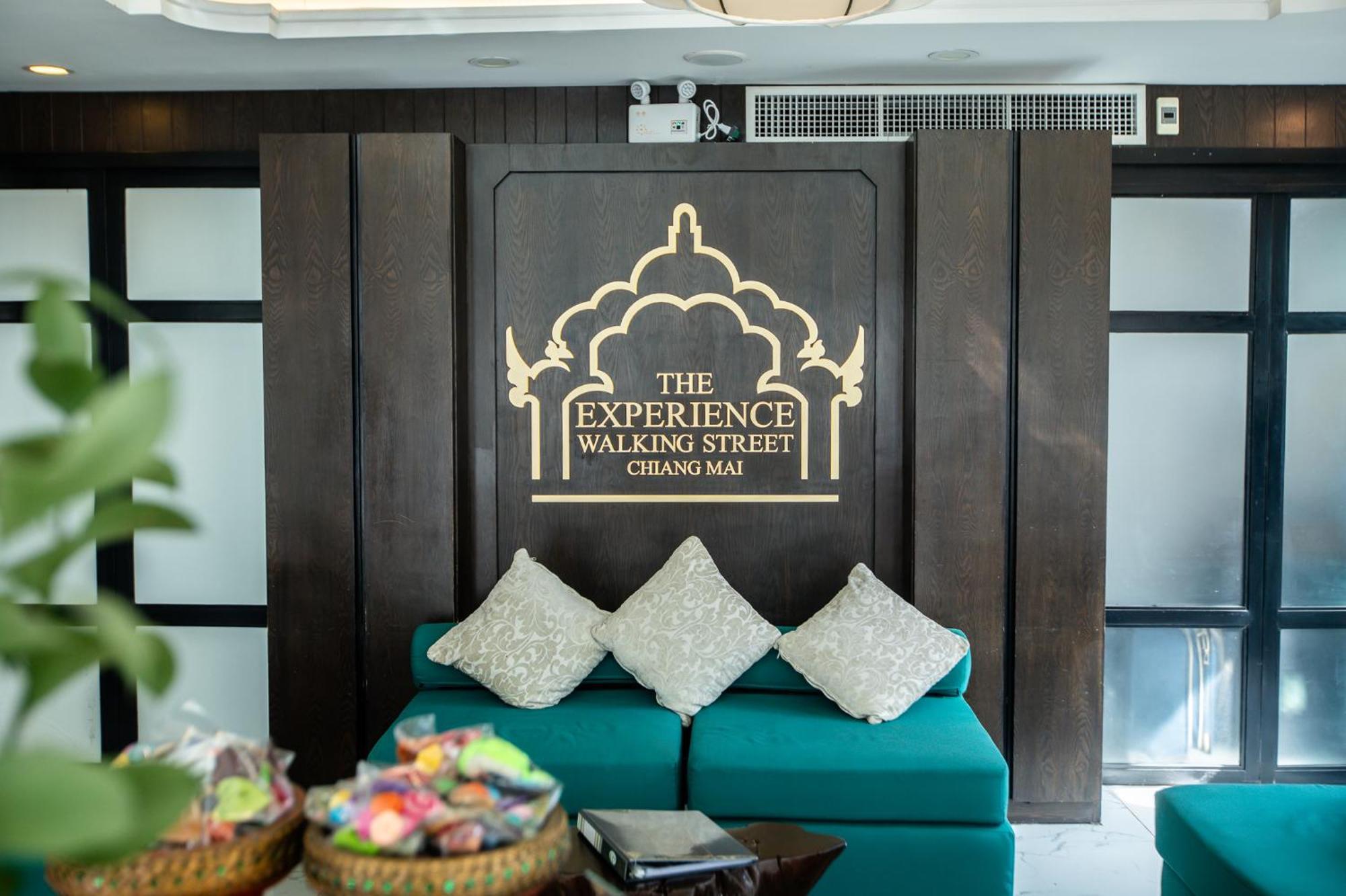 Hotel The Experience Walking Street Chiang Mai Esterno foto