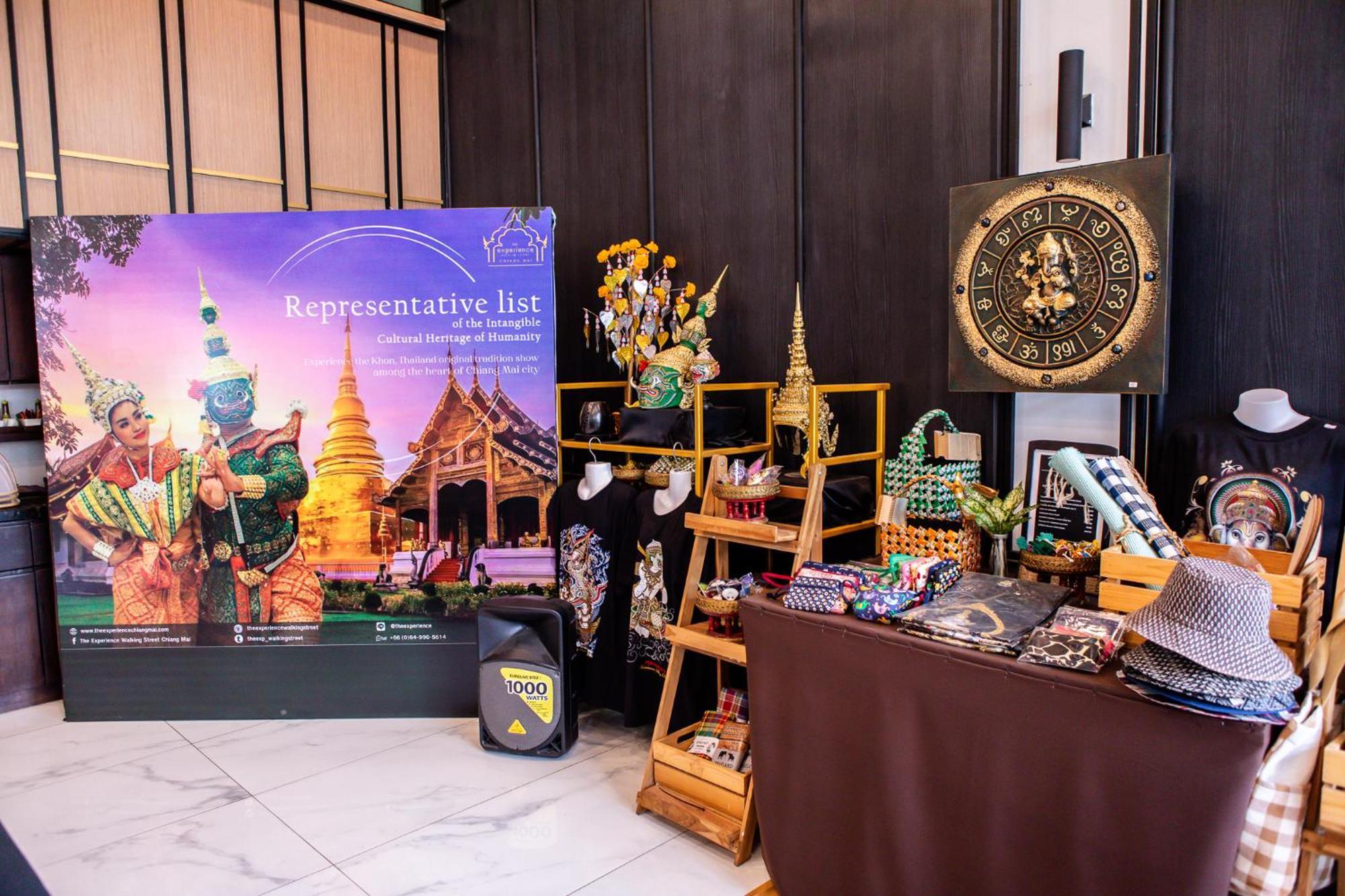 Hotel The Experience Walking Street Chiang Mai Esterno foto