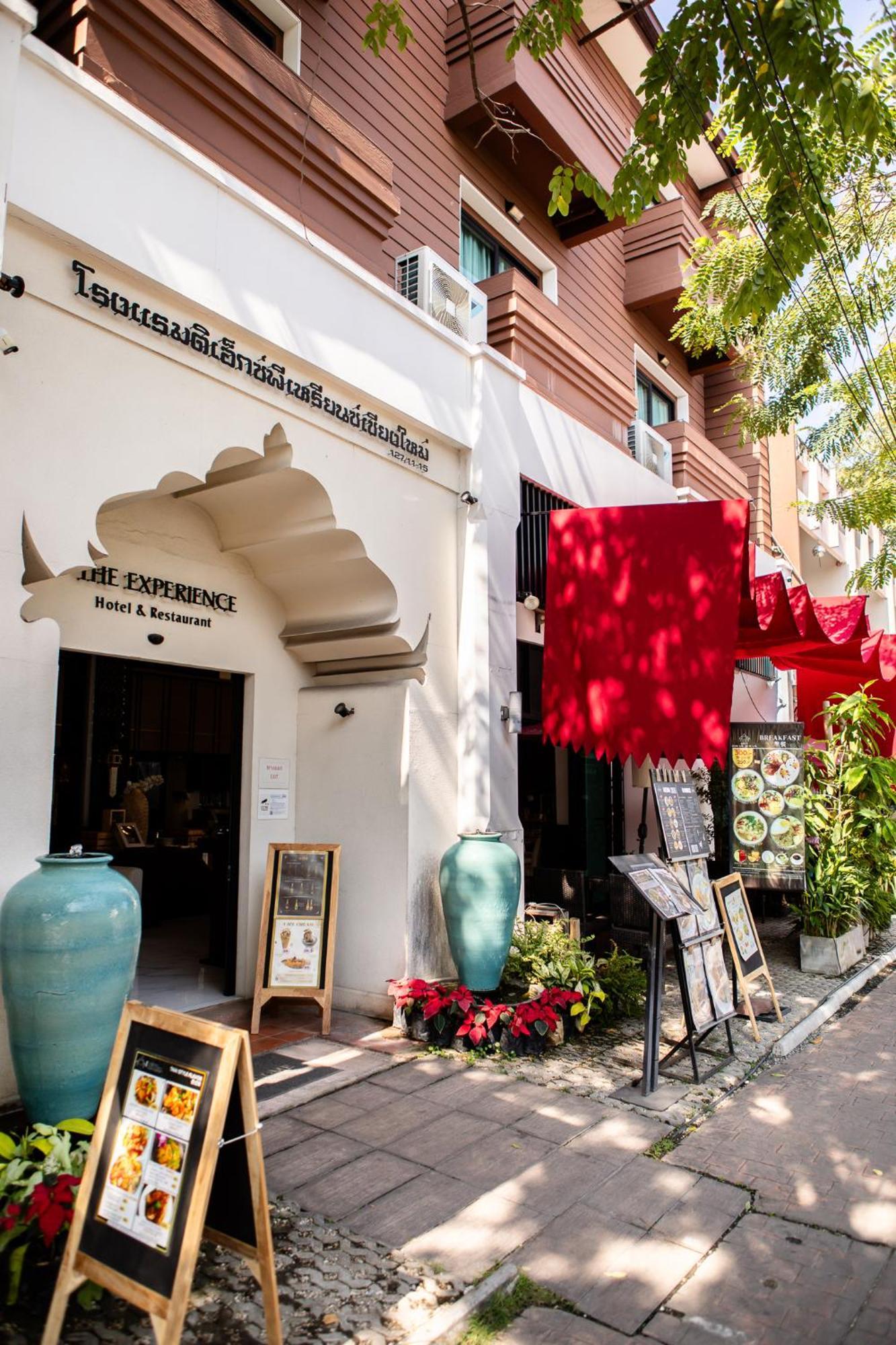 Hotel The Experience Walking Street Chiang Mai Esterno foto
