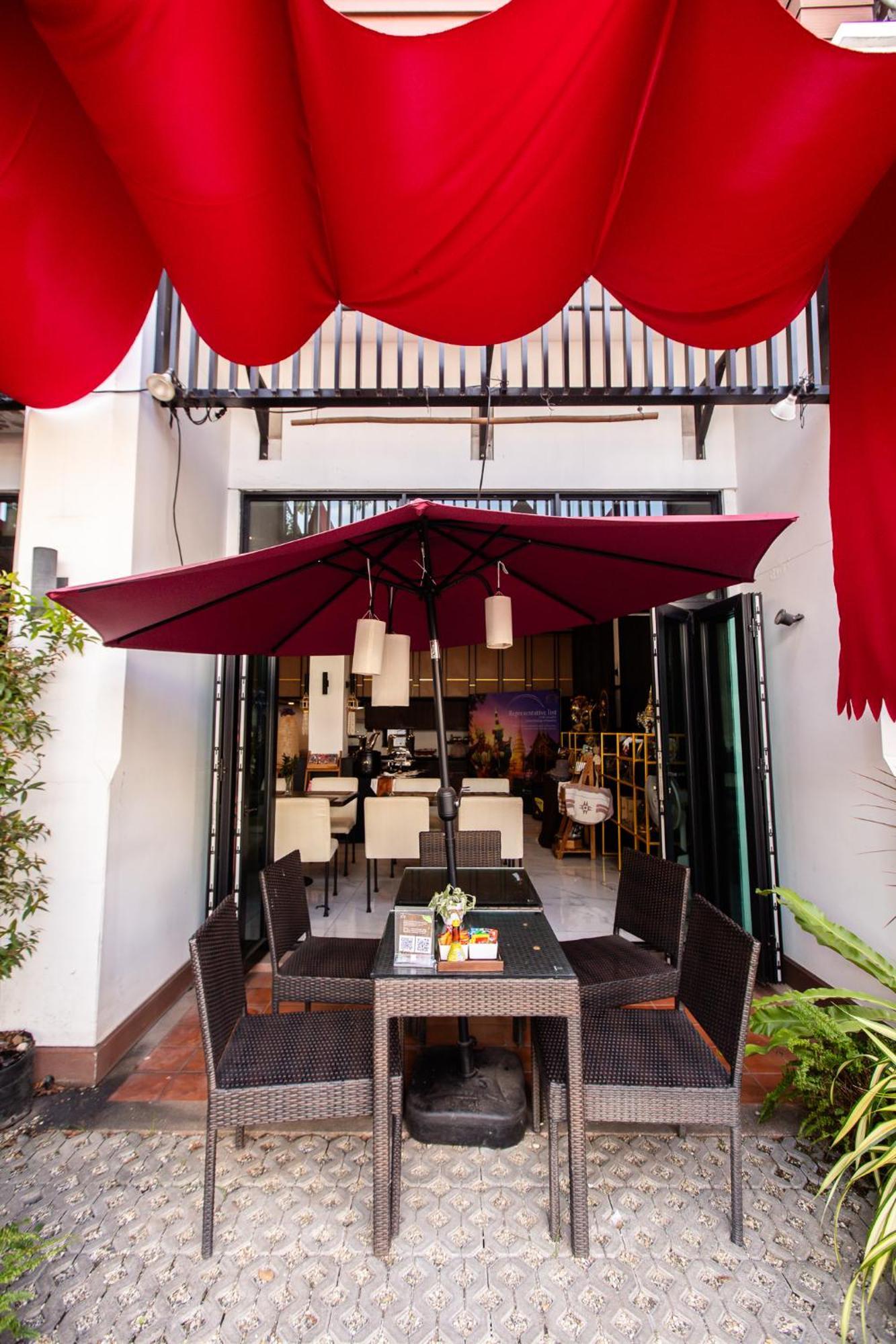 Hotel The Experience Walking Street Chiang Mai Esterno foto