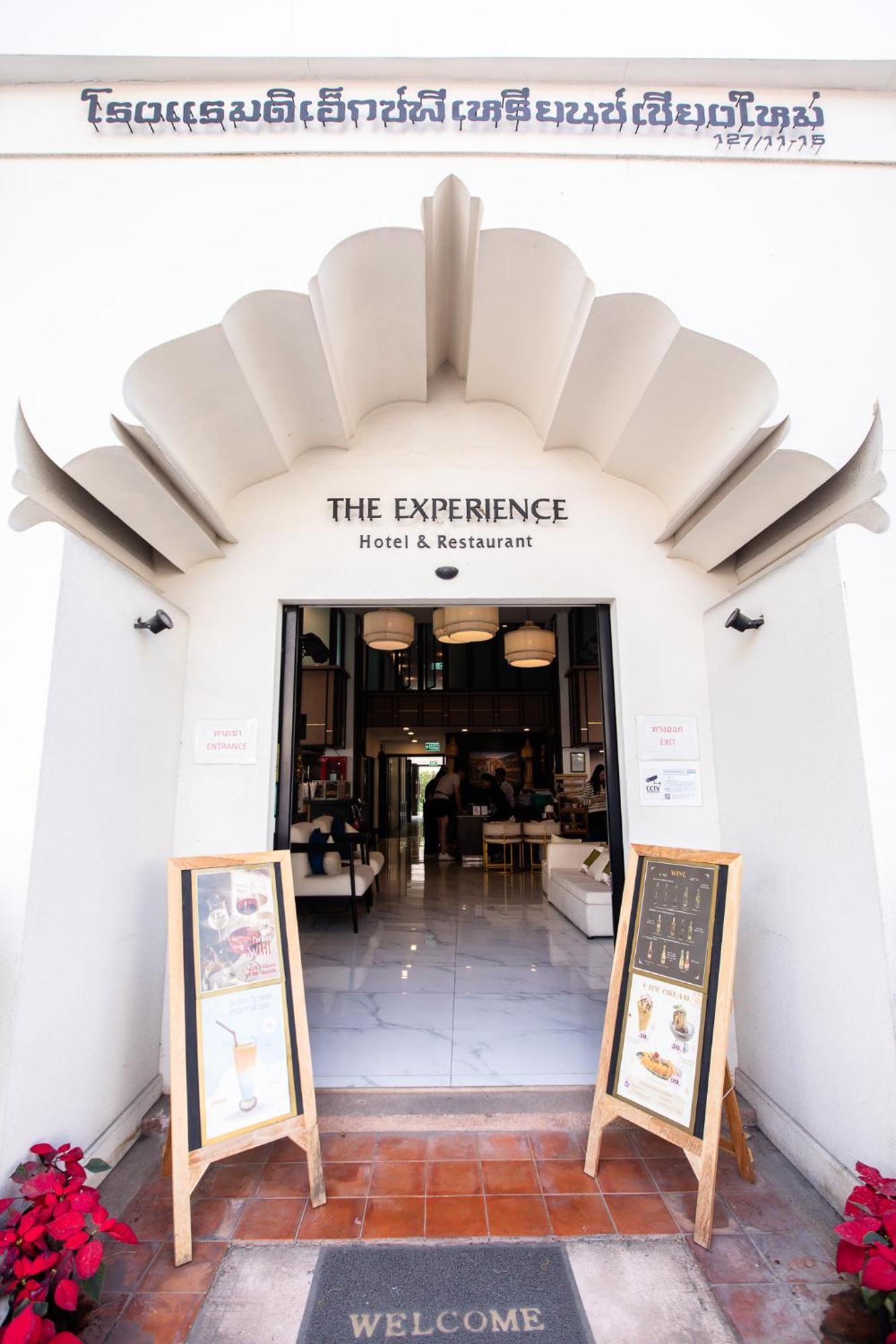 Hotel The Experience Walking Street Chiang Mai Esterno foto