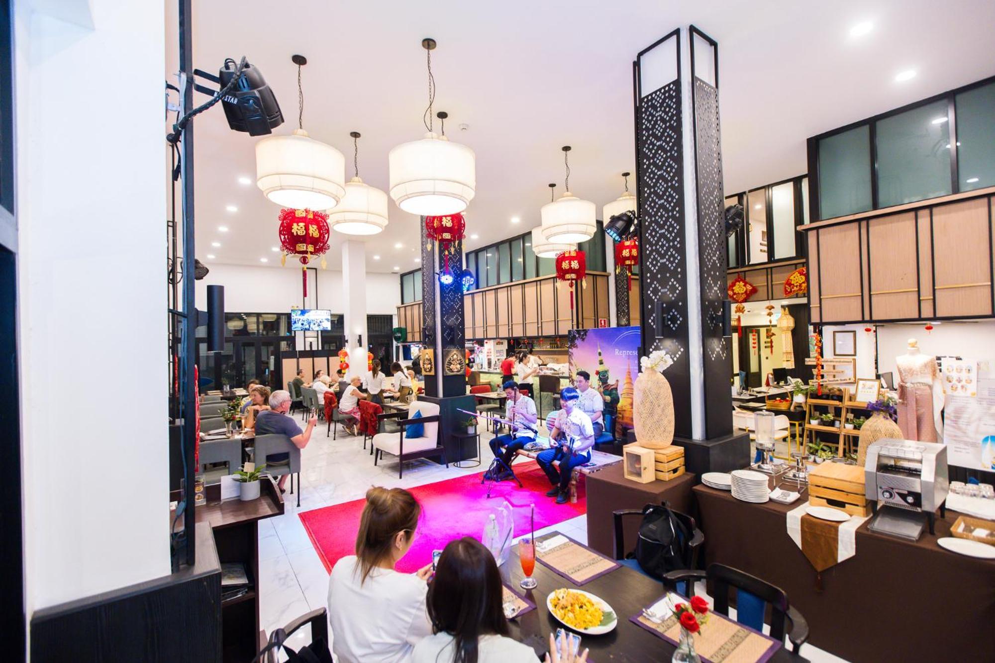 Hotel The Experience Walking Street Chiang Mai Esterno foto