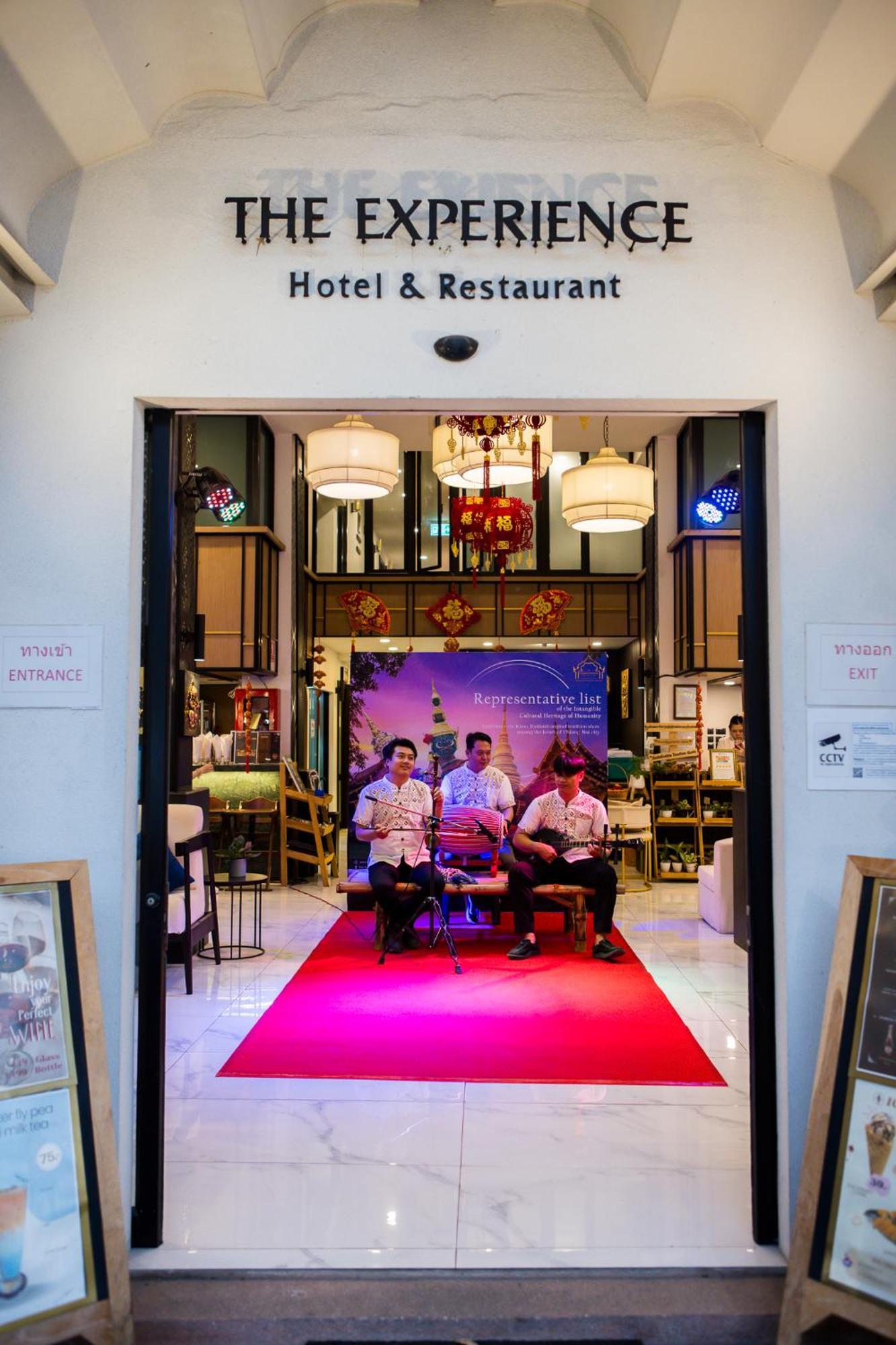 Hotel The Experience Walking Street Chiang Mai Esterno foto