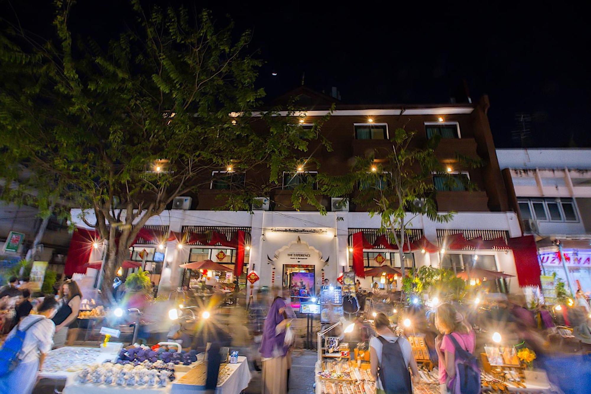 Hotel The Experience Walking Street Chiang Mai Esterno foto