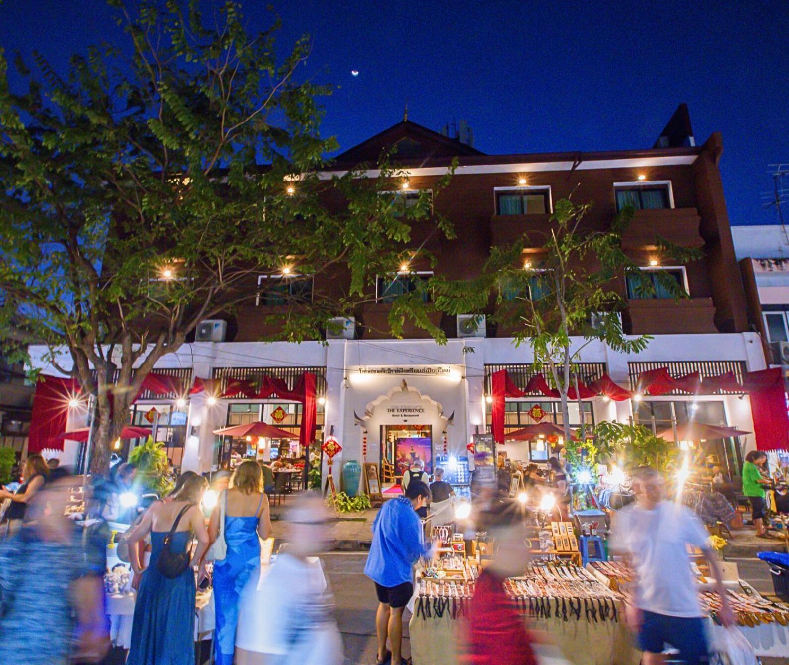 Hotel The Experience Walking Street Chiang Mai Esterno foto
